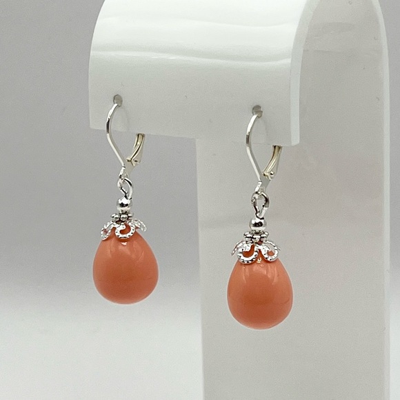 SHELL PEARL EARRINGS - Picture 1 of 11